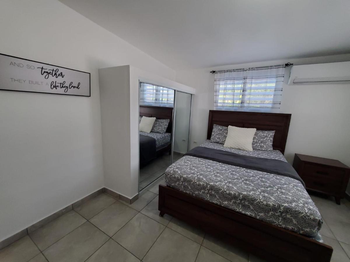 Aguadilla Sunrise Apt With Ac Wifi 8 Minute Walk From Crashboat Beach エクステリア 写真
